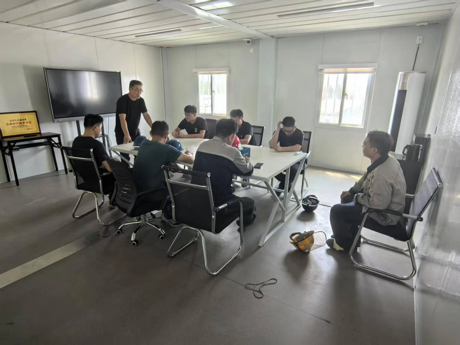 Укрепване на основата на безопасността на работното място със специализирано обучение за безопасност на лидерите на екипа